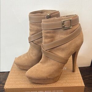 Stylish Tan Ankle Boots